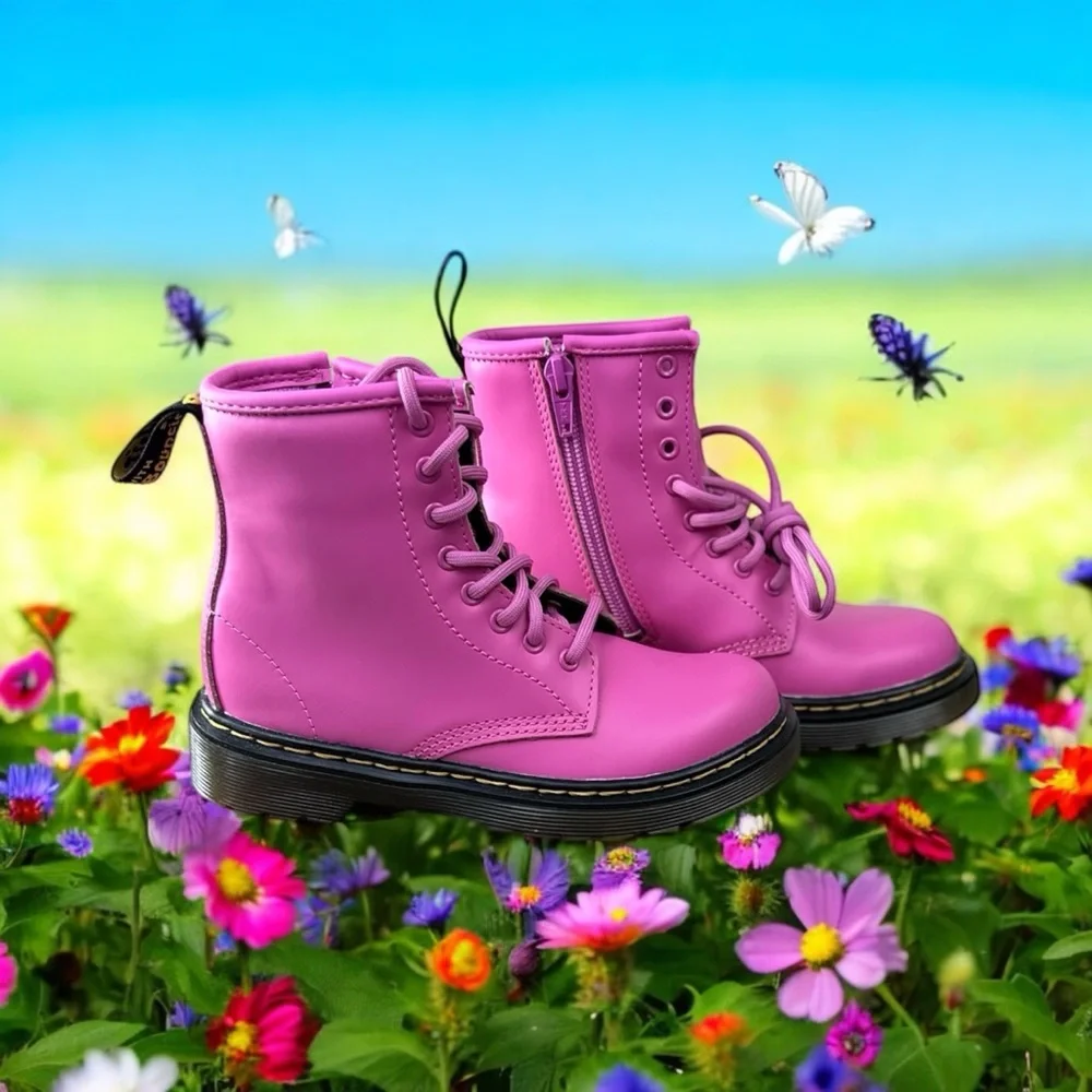Dr. Martens junior 1460 NWOB  Pink Lace-Up‎ leather Boots w Chunky Sole zip side